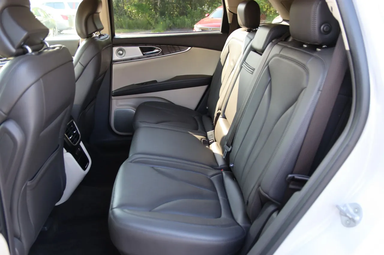 2019 Lincoln Nautilus — photo 15 of 35