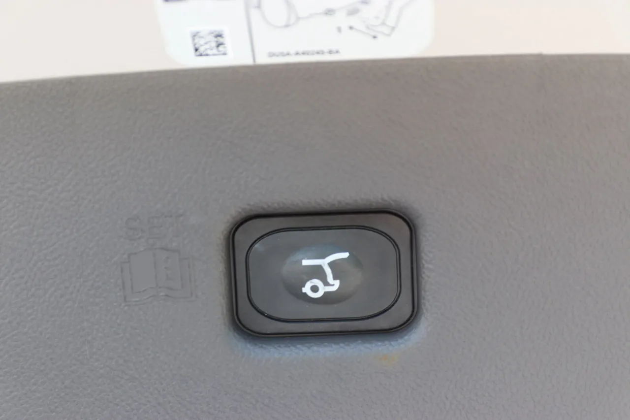 2019 Lincoln Nautilus — photo 19 of 35