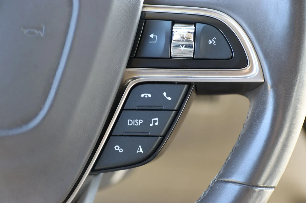2019 Lincoln Nautilus — photo 24 of 35