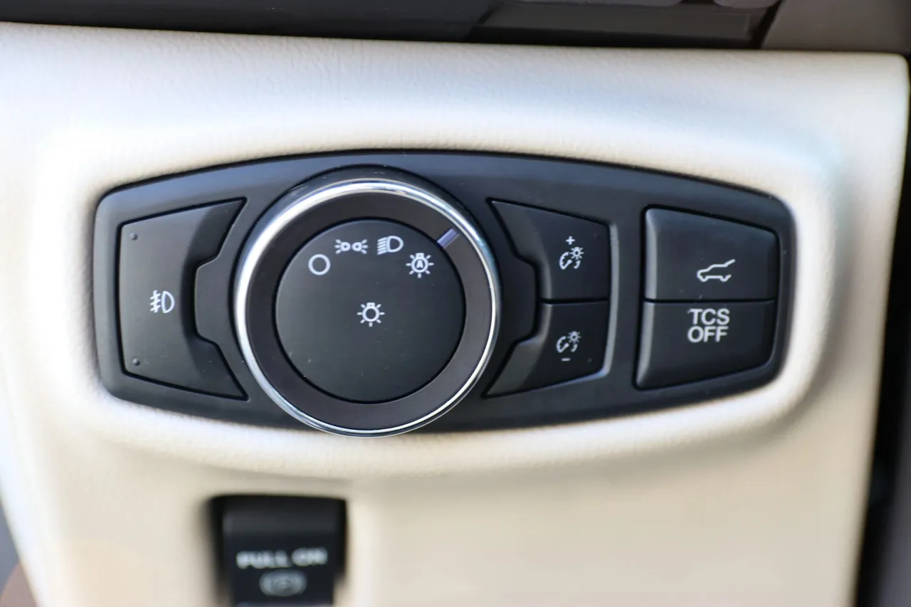 2019 Lincoln Nautilus — photo 28 of 35