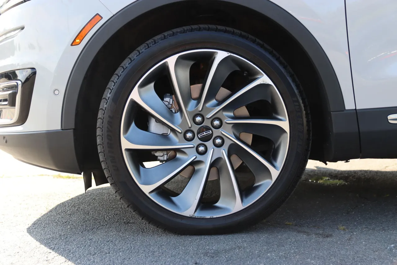 2019 Lincoln Nautilus — photo 33 of 35