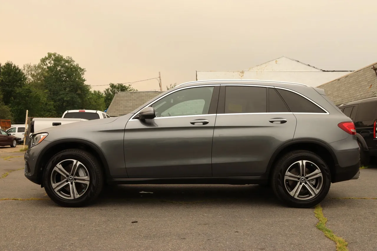 2019 Mercedes-Benz GLC — photo 2 of 18