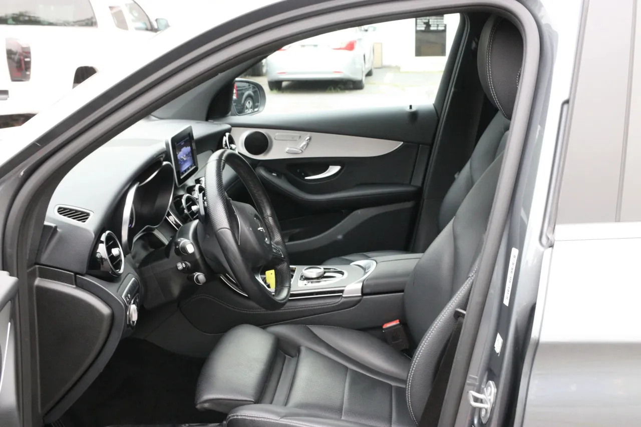2019 Mercedes-Benz GLC — photo 6 of 18