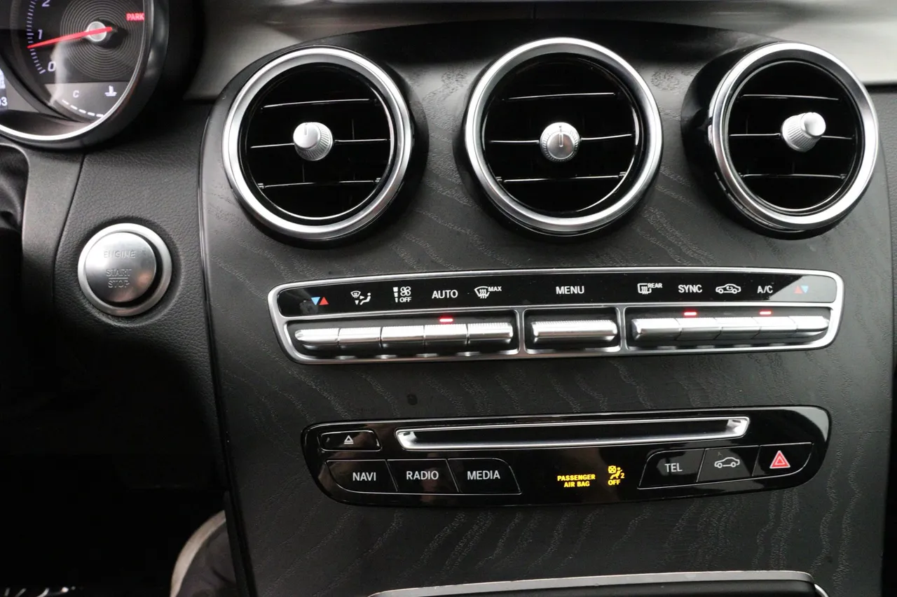 2019 Mercedes-Benz GLC — photo 8 of 18