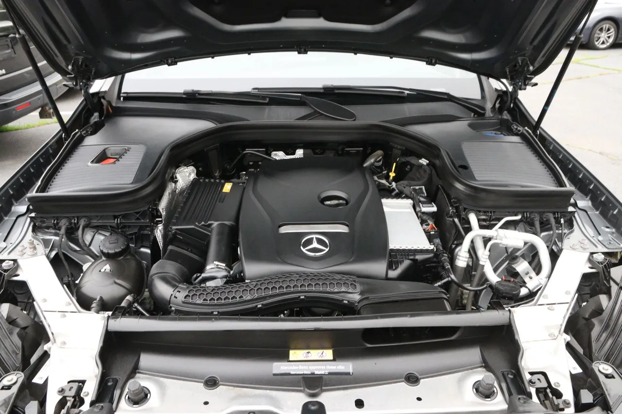 2019 Mercedes-Benz GLC — photo 17 of 18