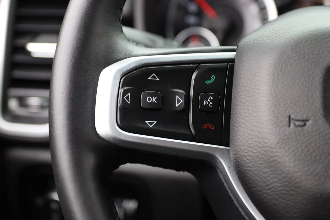 2019 Ram 1500 Crew Cab — photo 21 of 32