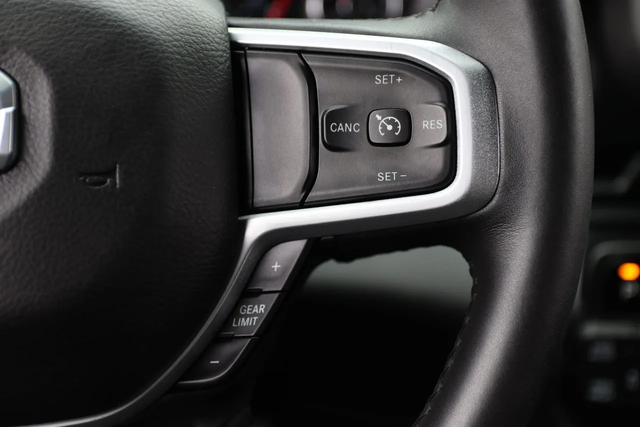 2019 Ram 1500 Crew Cab — photo 22 of 32