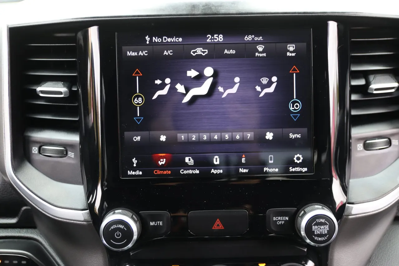 2019 Ram 1500 Crew Cab — photo 24 of 32