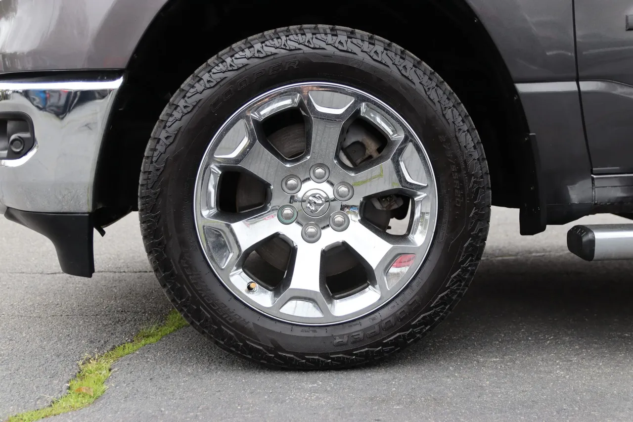 2019 Ram 1500 Crew Cab — photo 28 of 32
