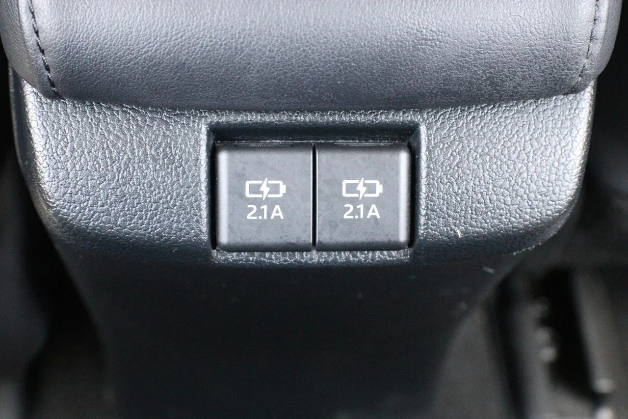 2019 Toyota Prius — photo 31 of 32