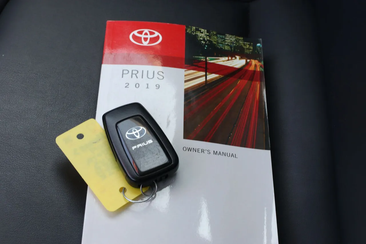 2019 Toyota Prius — photo 32 of 32