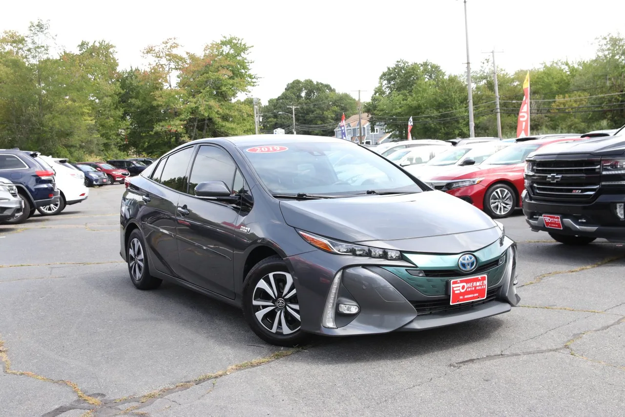 2019 Toyota Prius Prime Advanced Hatchback 4D in Gray — photo 2 of 37