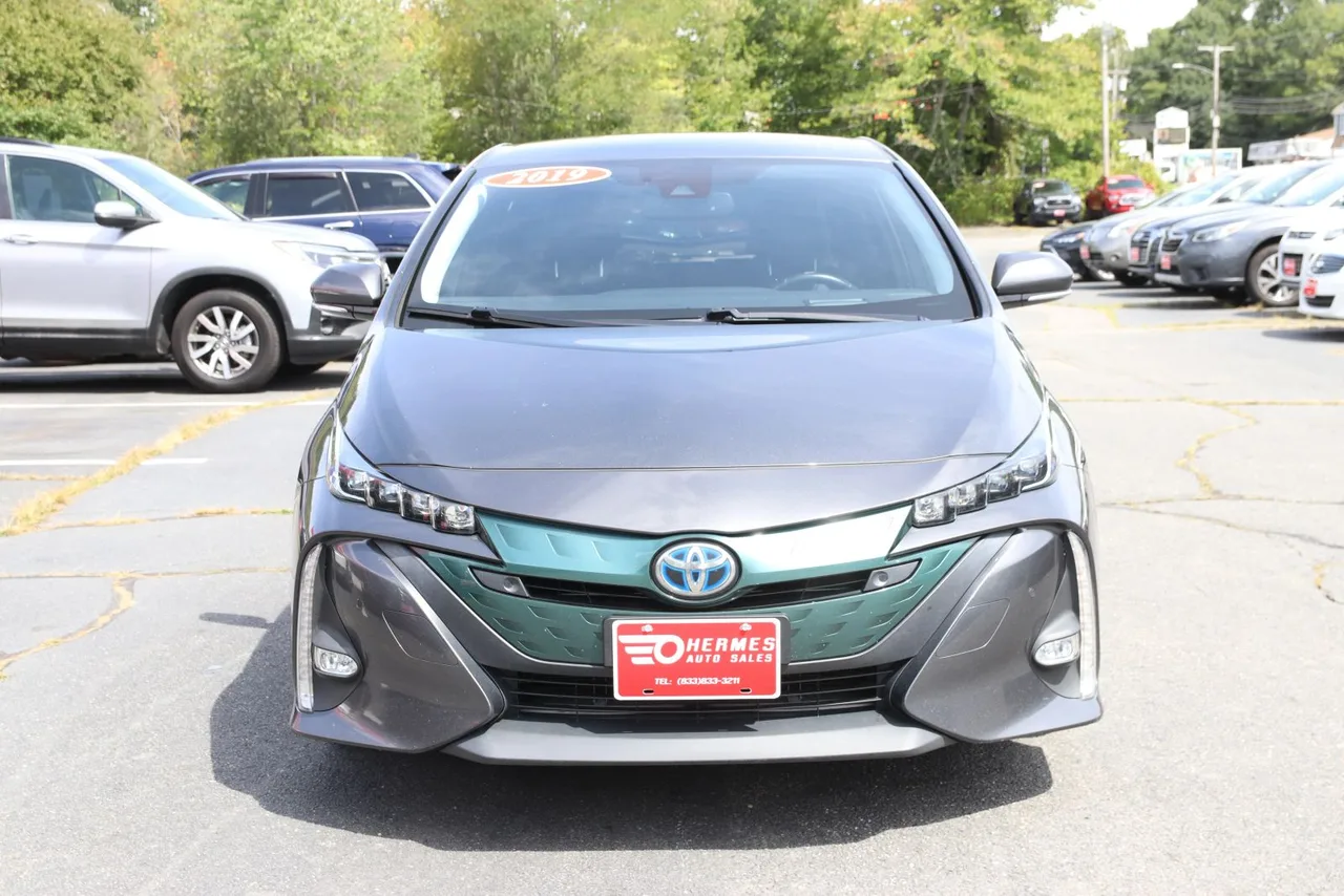 2019 Toyota Prius Prime Advanced Hatchback 4D in Gray — photo 3 of 37