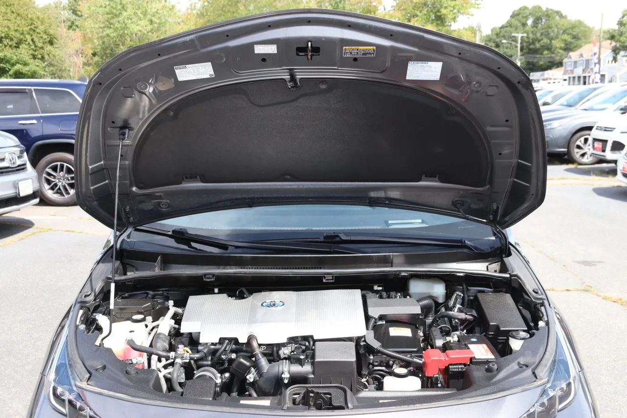2019 Toyota Prius Prime Advanced Hatchback 4D in Gray — photo 11 of 37