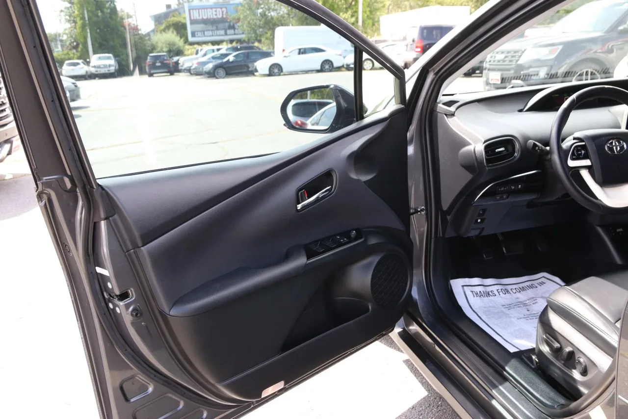 2019 Toyota Prius Prime Advanced Hatchback 4D in Gray — photo 12 of 37