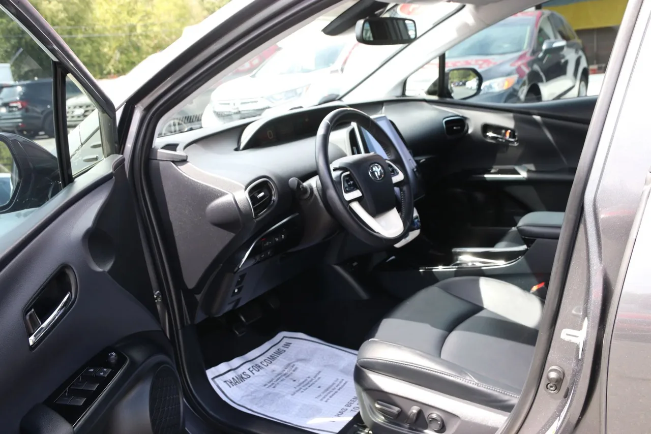 2019 Toyota Prius Prime Advanced Hatchback 4D in Gray — photo 13 of 37