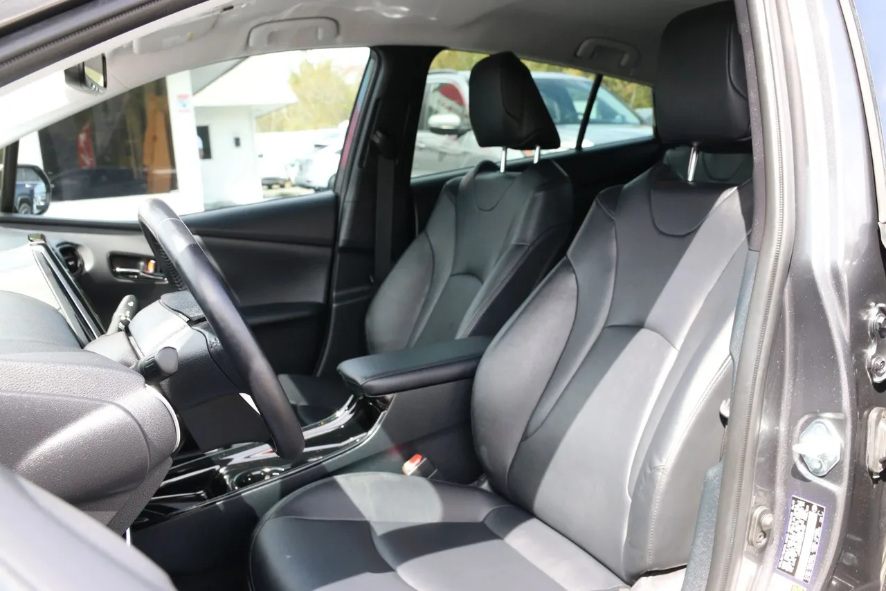 2019 Toyota Prius Prime Advanced Hatchback 4D in Gray — photo 14 of 37