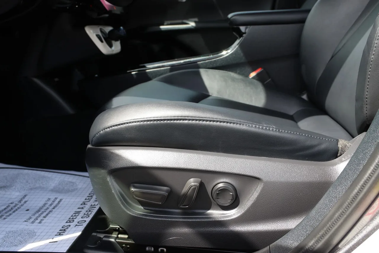 2019 Toyota Prius Prime Advanced Hatchback 4D in Gray — photo 15 of 37