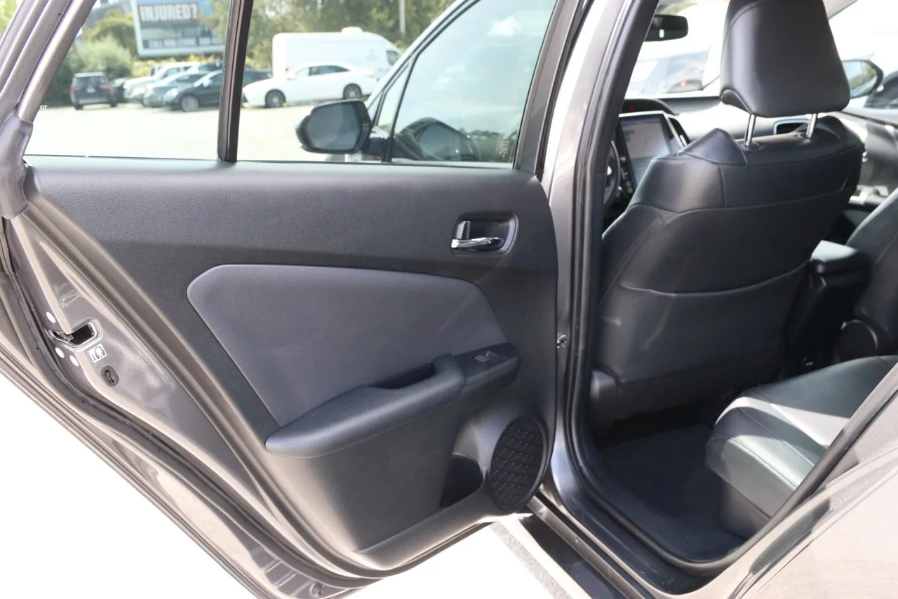2019 Toyota Prius Prime Advanced Hatchback 4D in Gray — photo 16 of 37