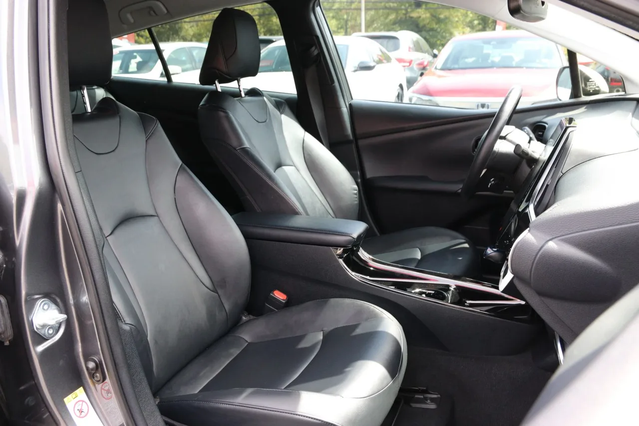 2019 Toyota Prius Prime Advanced Hatchback 4D in Gray — photo 20 of 37