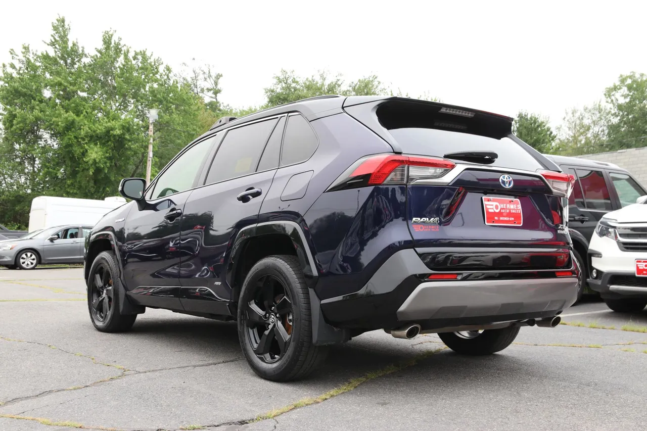 2019 Toyota RAV4 Hybrid — photo 4 of 31