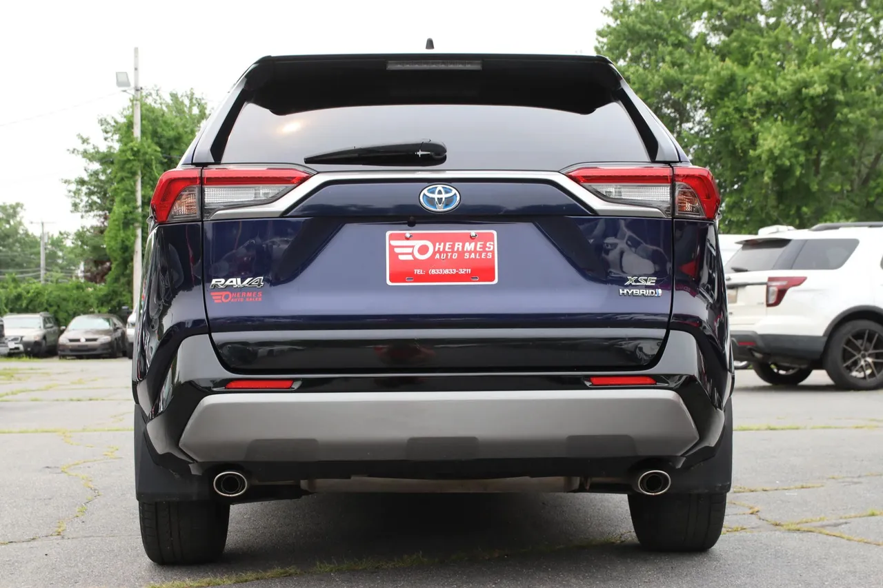 2019 Toyota RAV4 Hybrid — photo 5 of 31