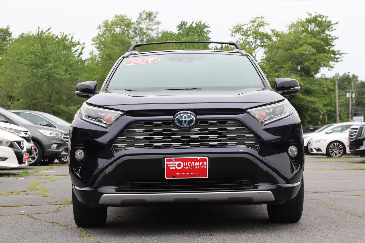 2019 Toyota RAV4 Hybrid — photo 7 of 31