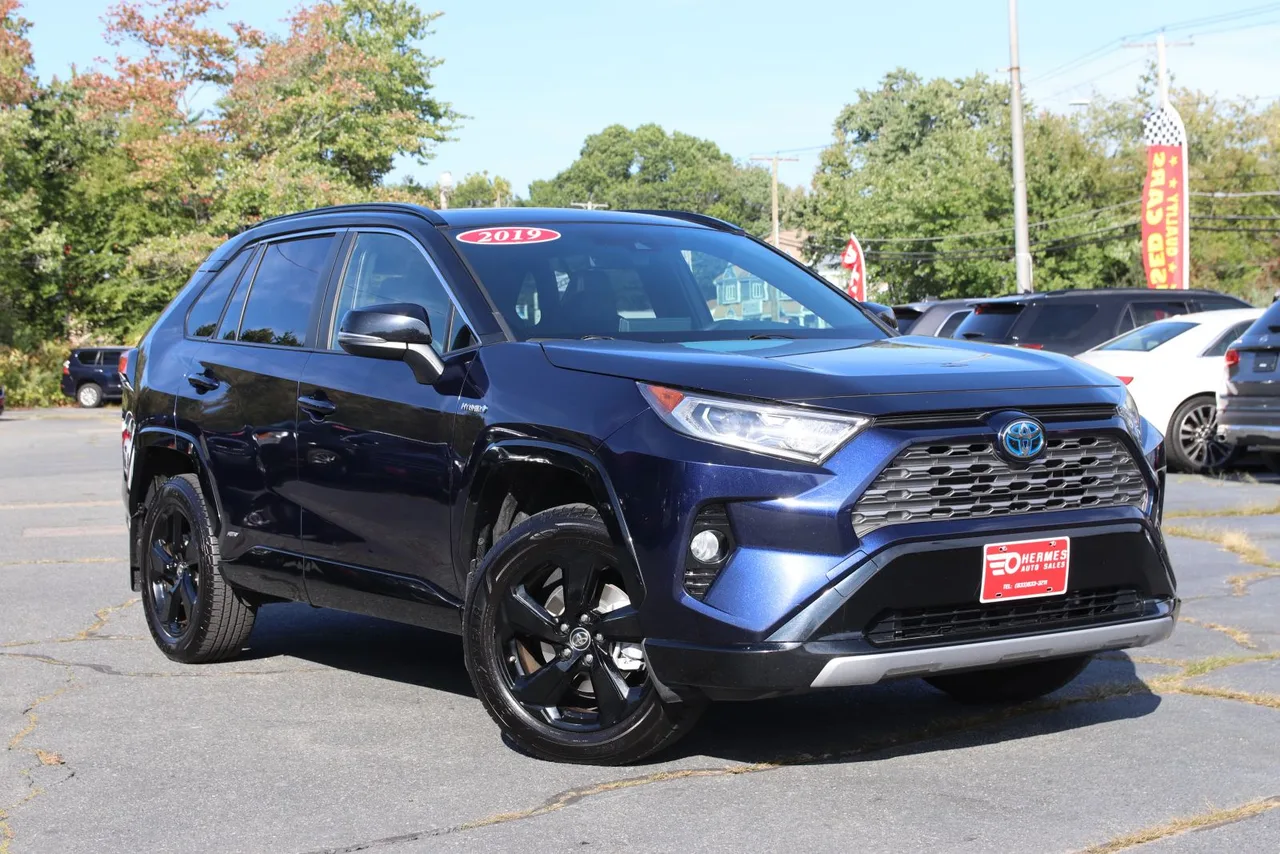 2019 Toyota RAV4 Hybrid XSE Sport Utility 4D in Blue — photo 3 of 38