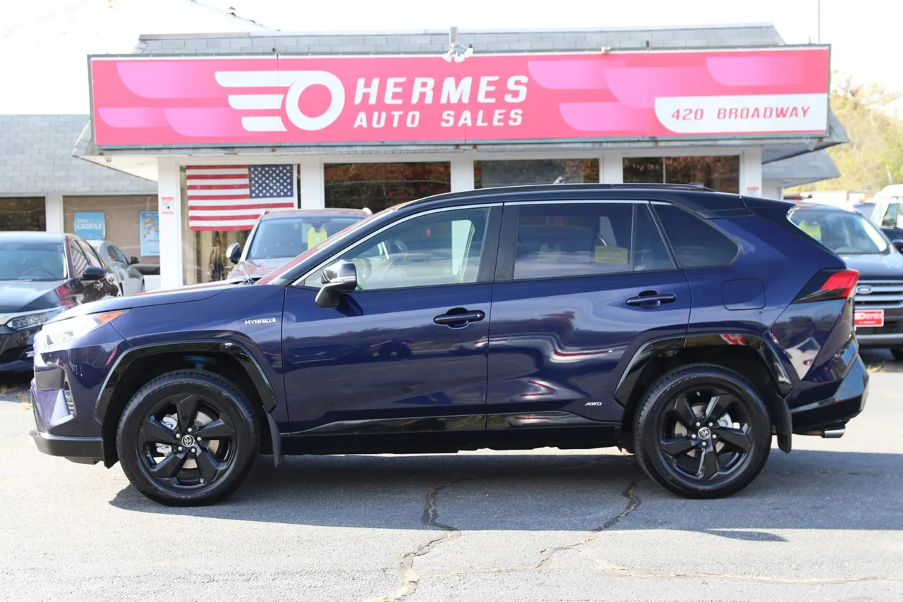 2019 Toyota RAV4 Hybrid XSE Sport Utility 4D in Blue — photo 5 of 38