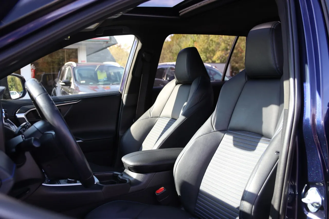 2019 Toyota RAV4 Hybrid XSE Sport Utility 4D in Blue — photo 14 of 38
