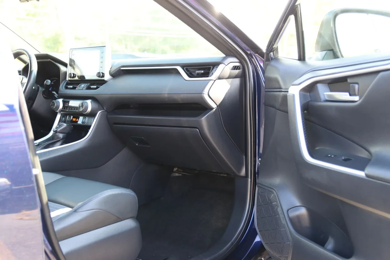 2019 Toyota RAV4 Hybrid XSE Sport Utility 4D in Blue — photo 21 of 38