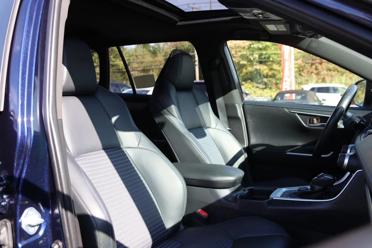 2019 Toyota RAV4 Hybrid XSE Sport Utility 4D in Blue — photo 22 of 38