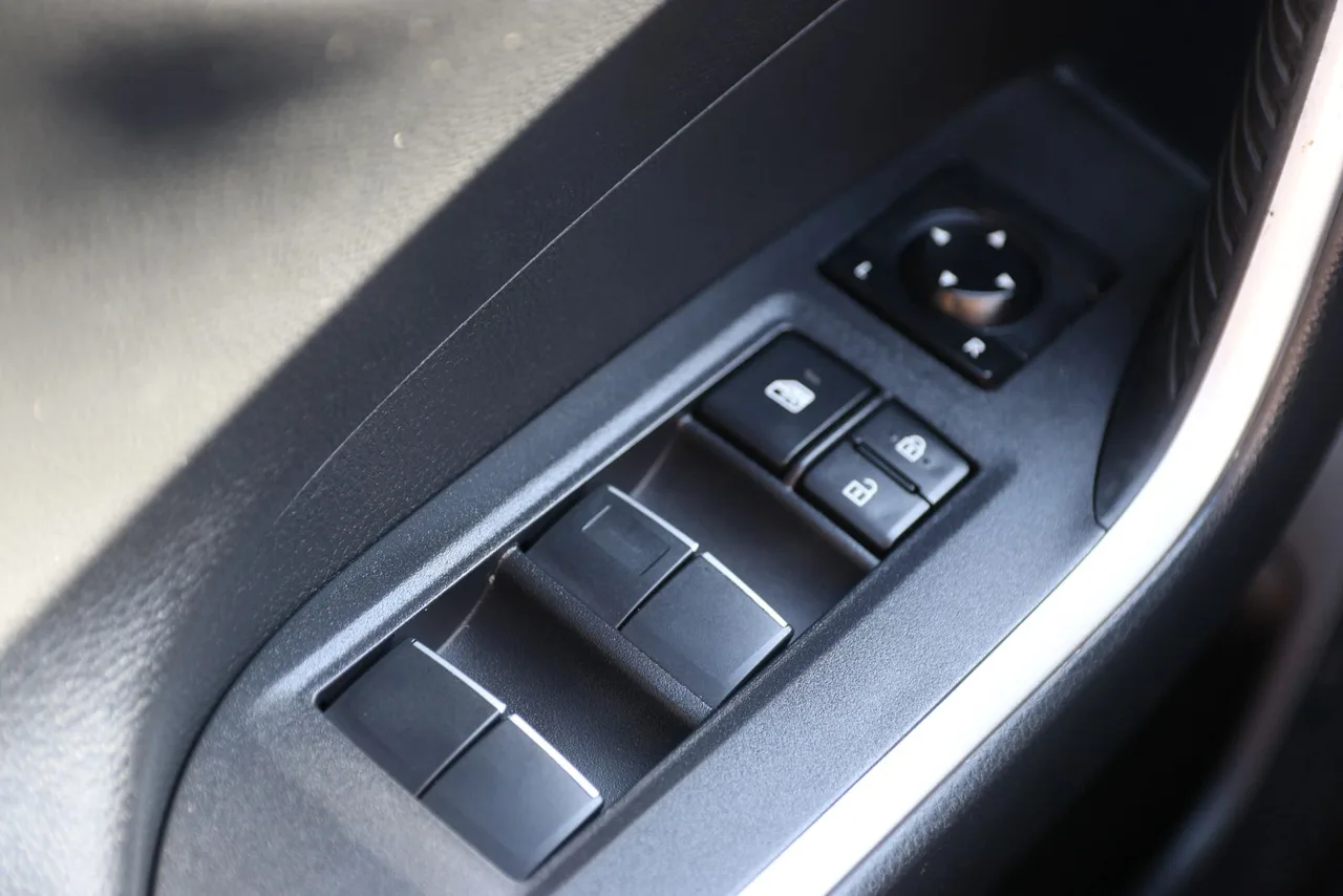 2019 Toyota RAV4 Hybrid XSE Sport Utility 4D in Blue — photo 32 of 38