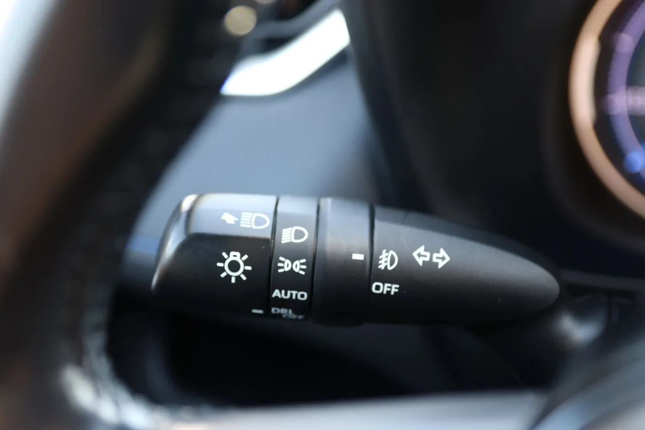2019 Toyota RAV4 Hybrid XSE Sport Utility 4D in Blue — photo 33 of 38