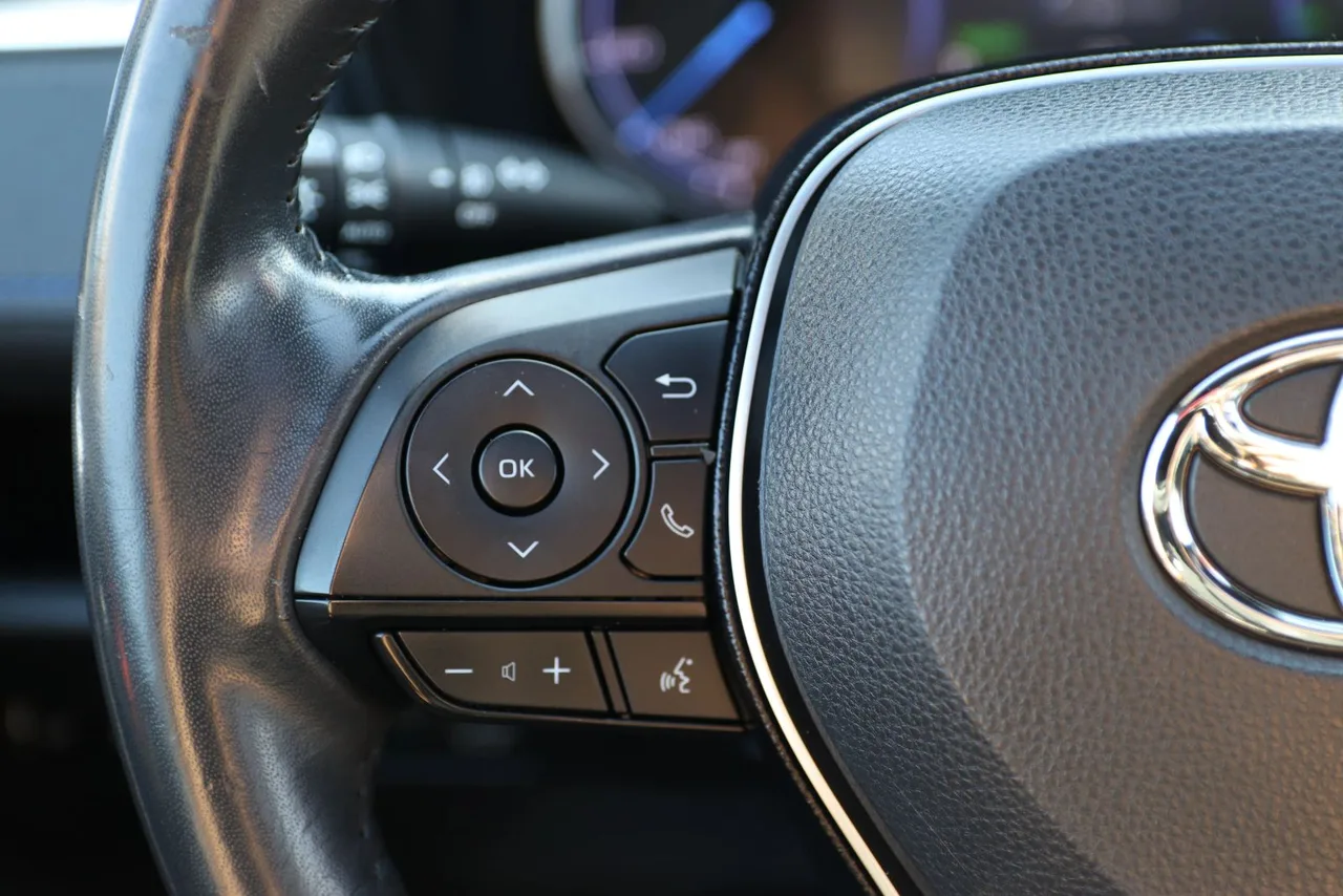 2019 Toyota RAV4 Hybrid XSE Sport Utility 4D in Blue — photo 35 of 38