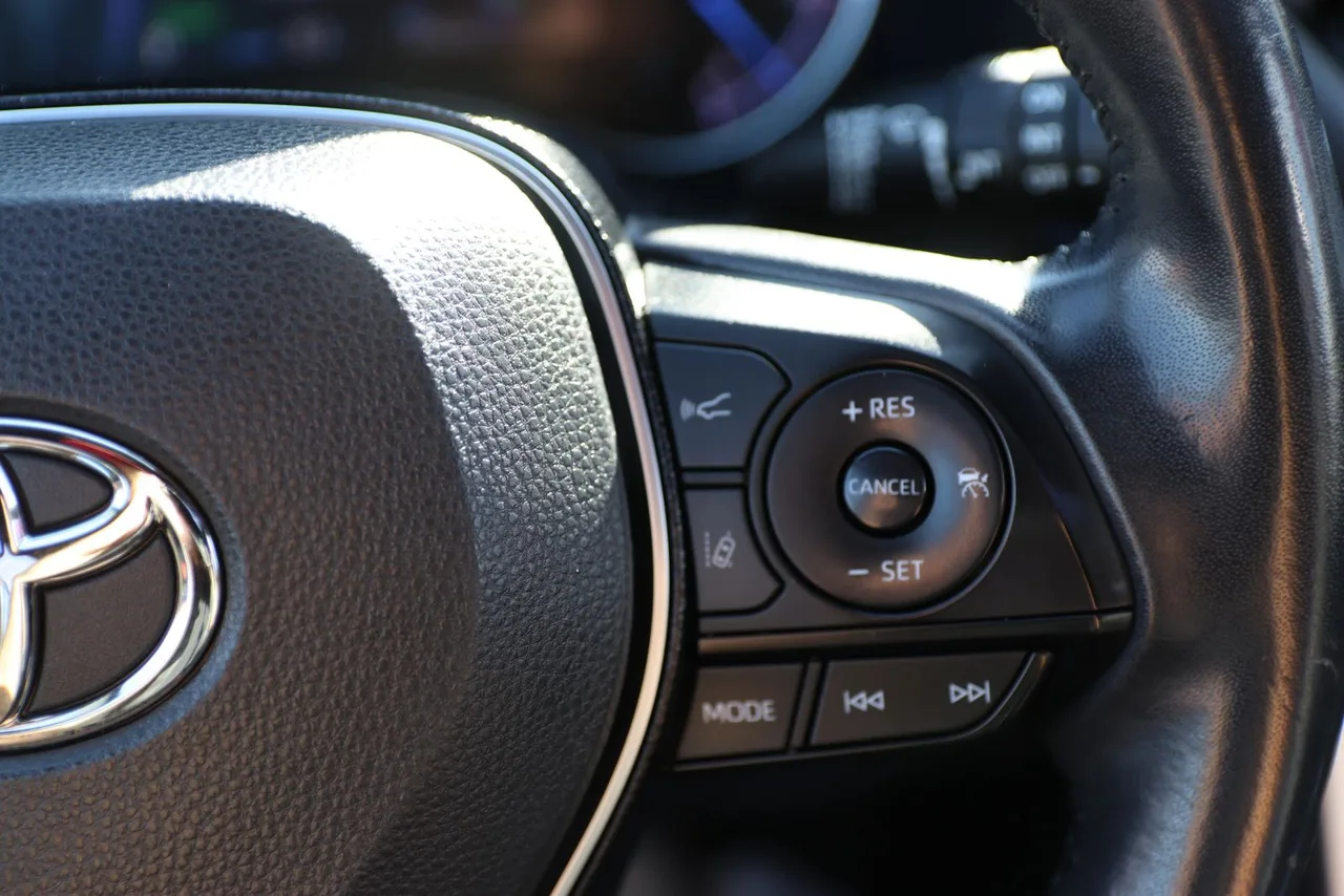 2019 Toyota RAV4 Hybrid XSE Sport Utility 4D in Blue — photo 36 of 38