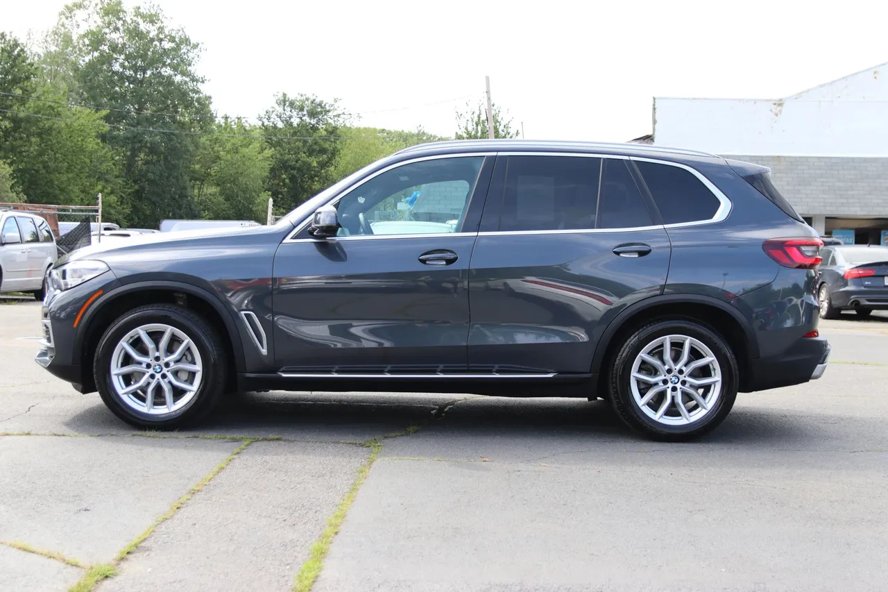 2020 BMW X5 — photo 2 of 31