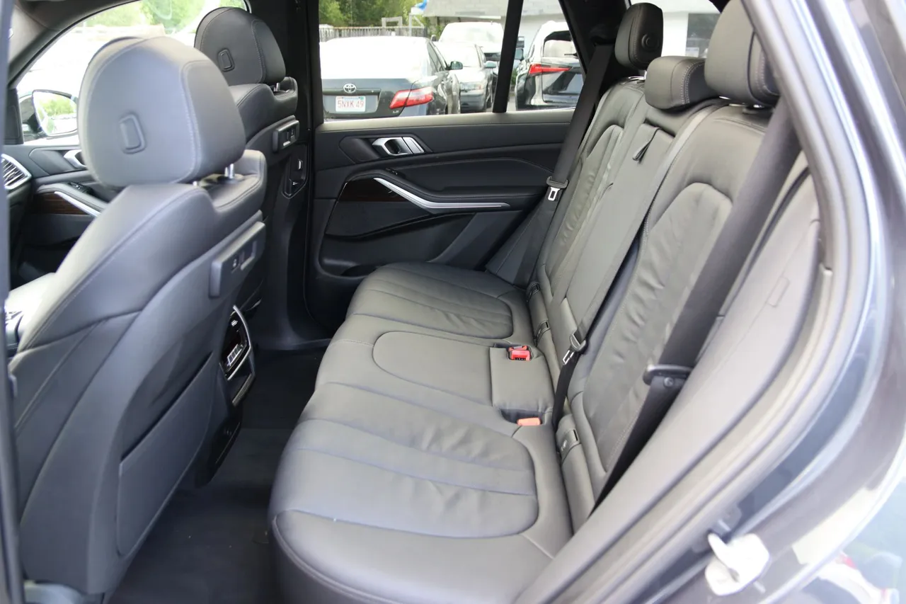 2020 BMW X5 — photo 14 of 31