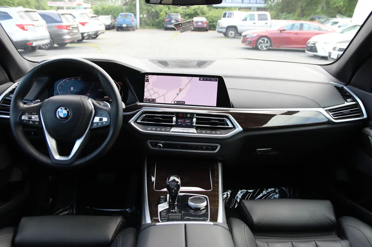 2020 BMW X5 — photo 18 of 31
