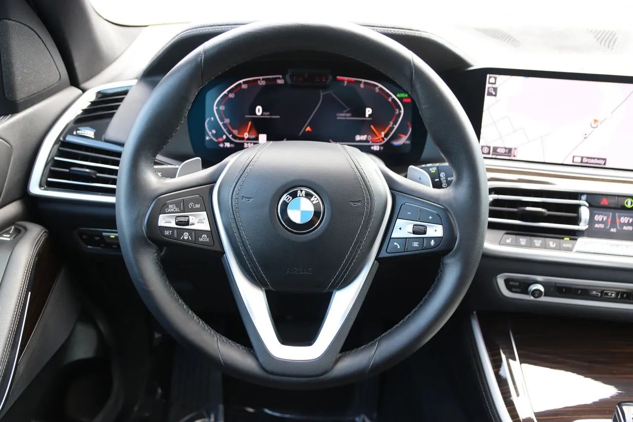2020 BMW X5 — photo 19 of 31