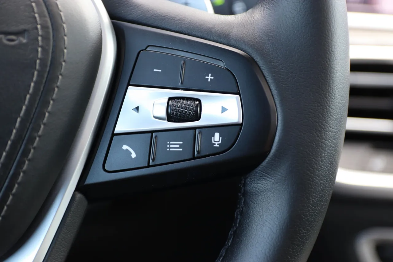 2020 BMW X5 — photo 21 of 31