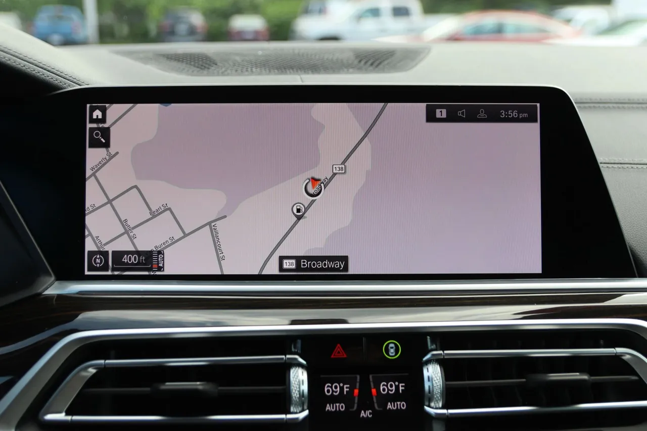 2020 BMW X5 — photo 24 of 31