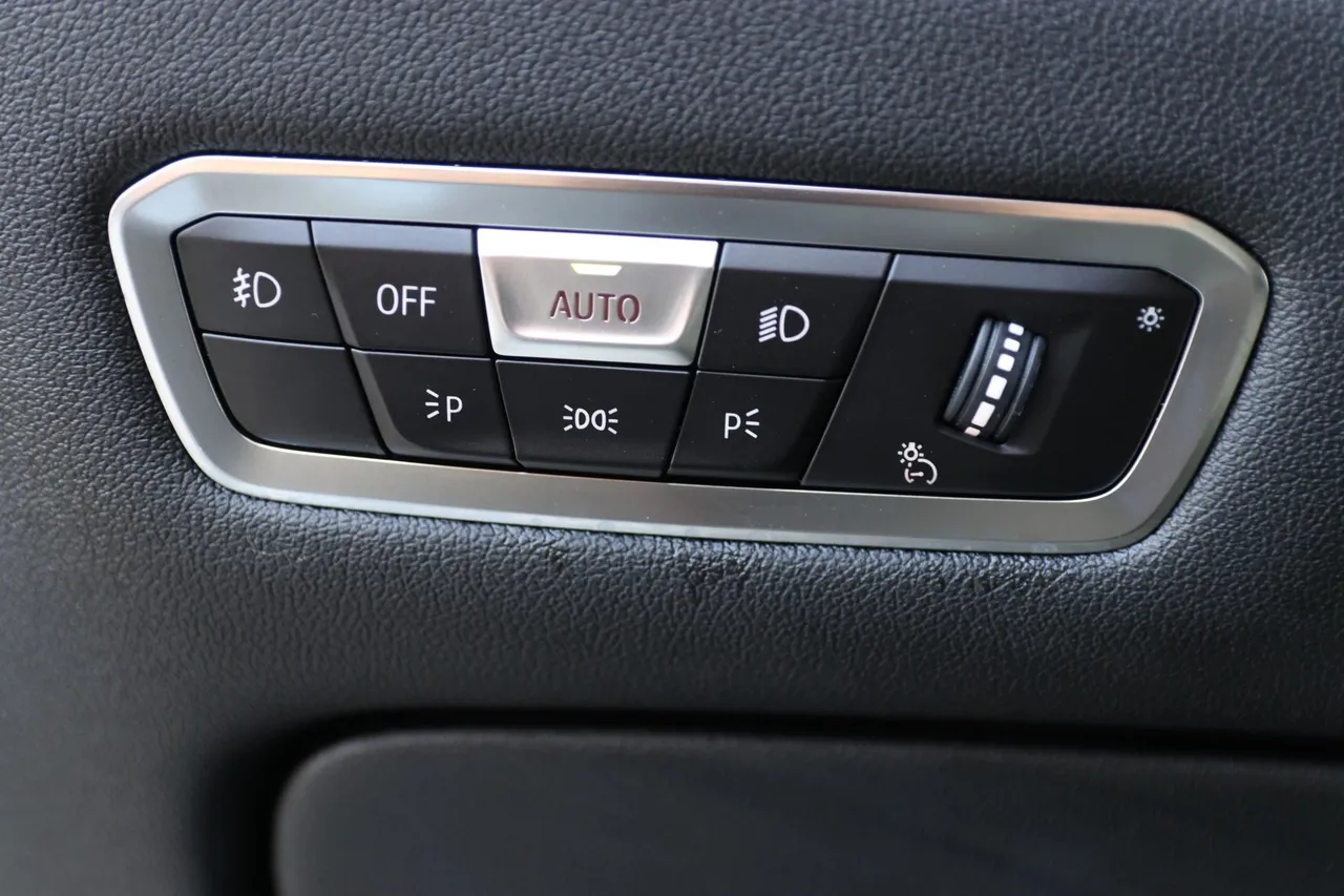 2020 BMW X5 — photo 26 of 31