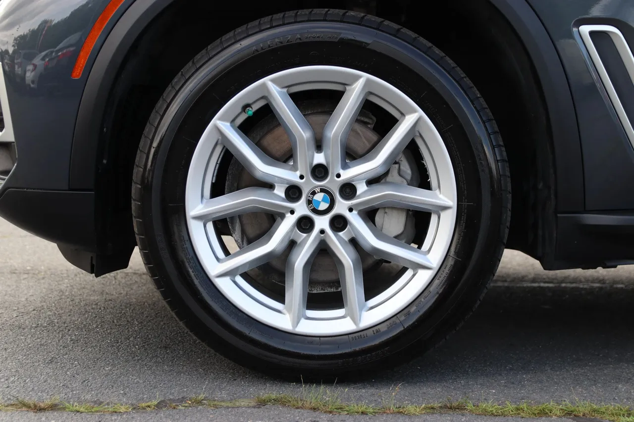 2020 BMW X5 — photo 28 of 31