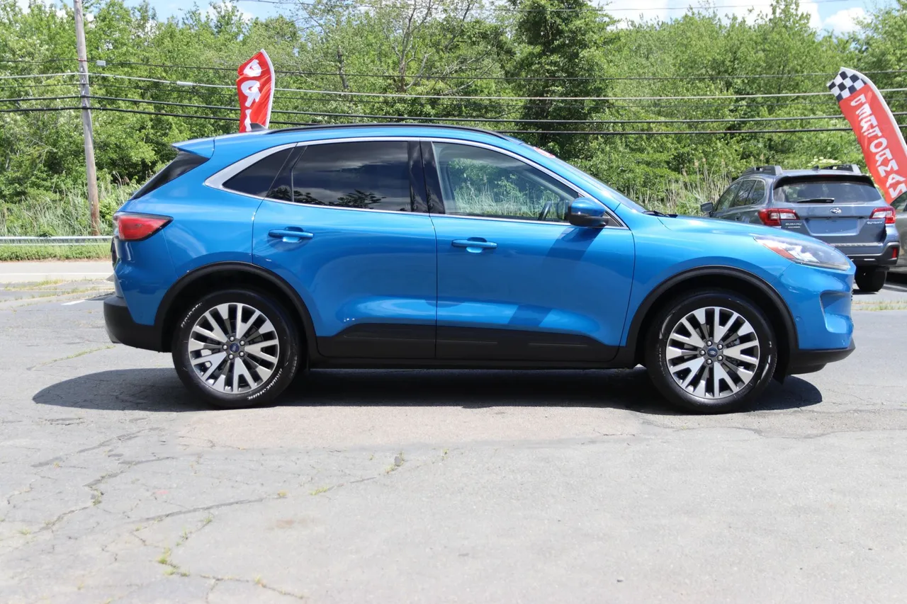 2020 Ford Escape — photo 5 of 31