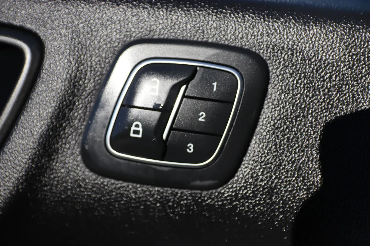 2020 Ford Escape — photo 11 of 31