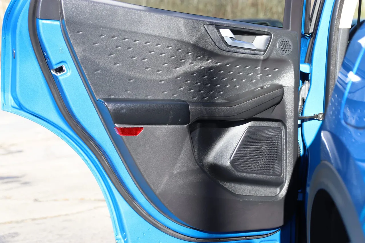 2020 Ford Escape — photo 14 of 31