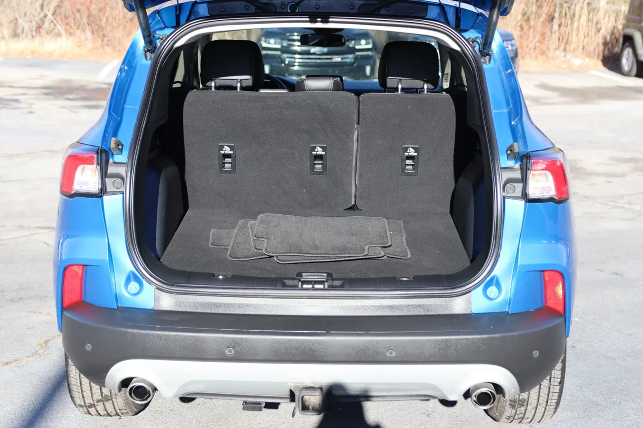 2020 Ford Escape — photo 16 of 31