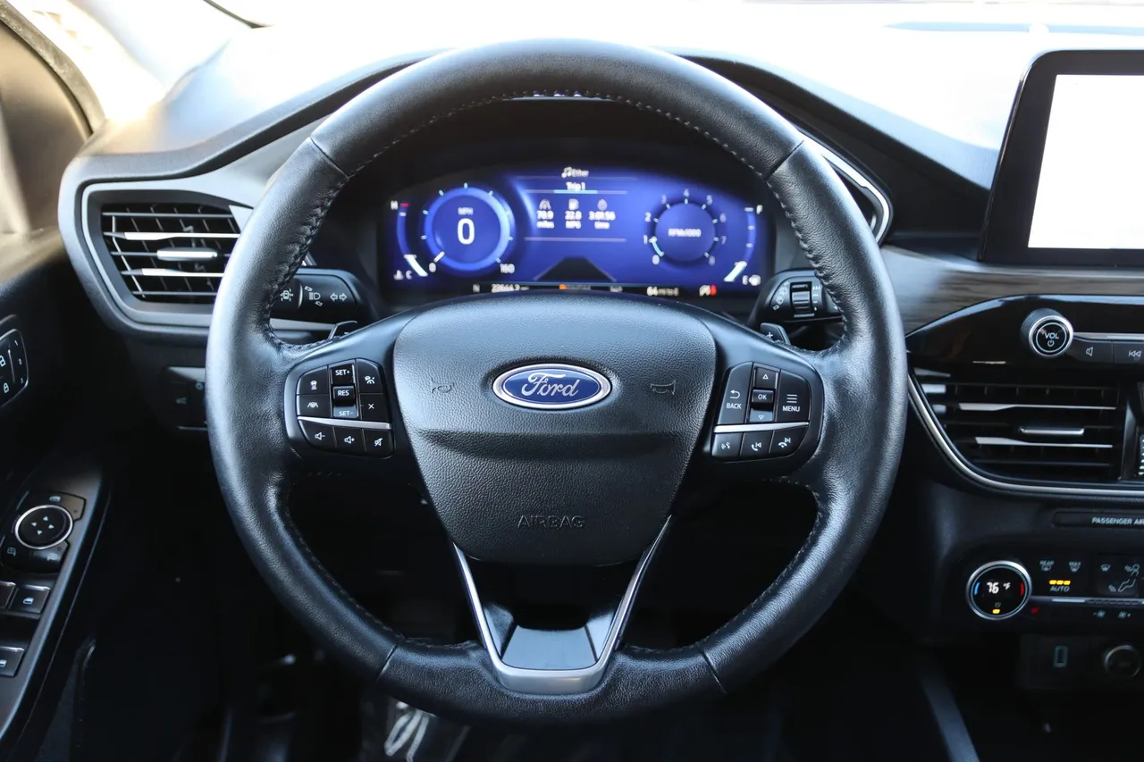 2020 Ford Escape — photo 19 of 31