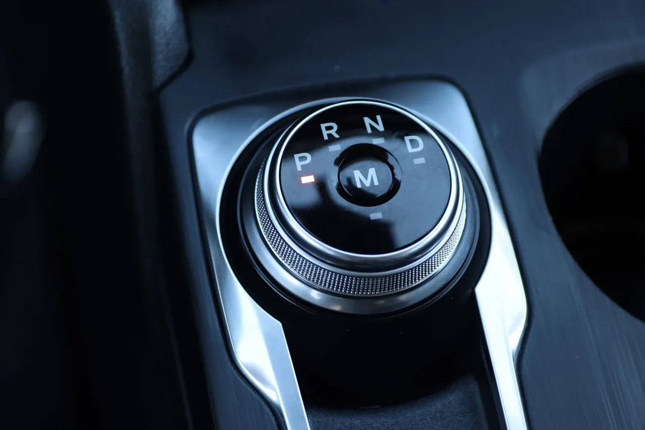 2020 Ford Escape — photo 23 of 31
